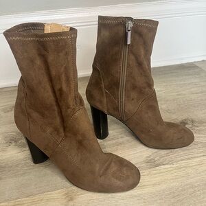 Metaphor Bryna Brown Faux Suede Chunky 3.5 In Heel Boots Women’s Size 6